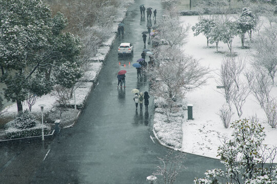 校园雪景俯拍