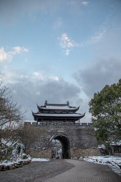 虞山城门雪景