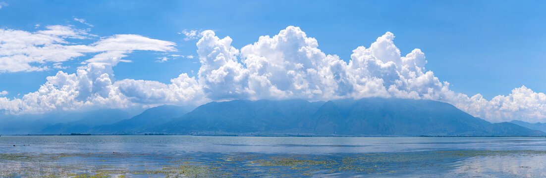 苍山洱海全景图