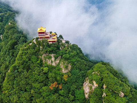 云雾缭绕秦岭终南山南五台