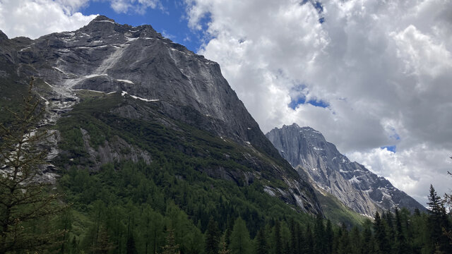 四姑娘山