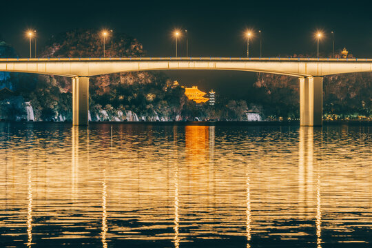 柳州文昌桥和蟠龙山瀑布夜景