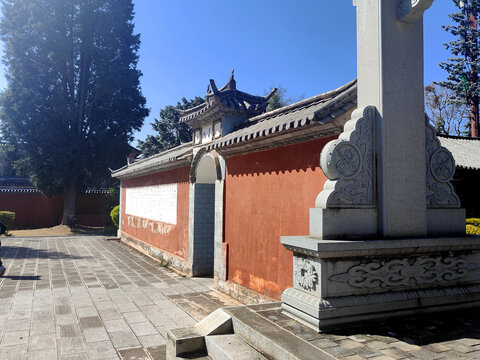 白族老宅庭院