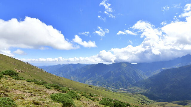 东川雪岭