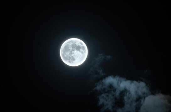 中秋节的月亮