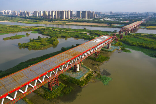 自己渭河铁路桥