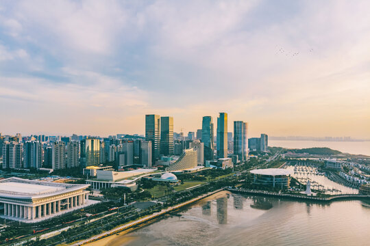 航拍夕阳下的福建厦门海滨建筑