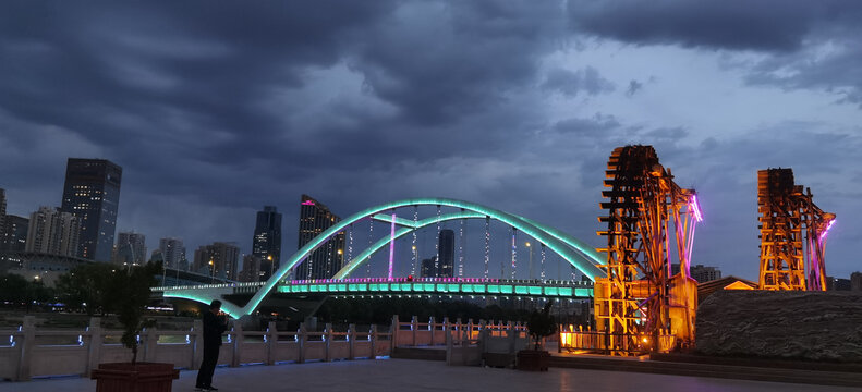 兰州黄河边夜景