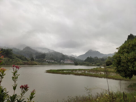 雨后的水库