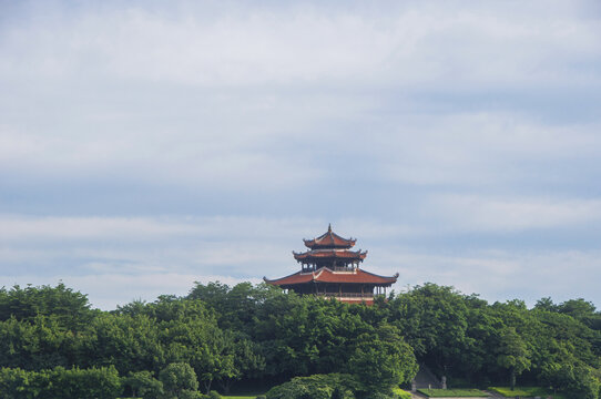 楼阁天空