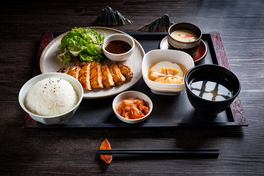 照烧鸡排定食