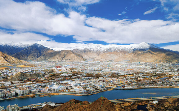 西藏布达拉宫高原地方风景