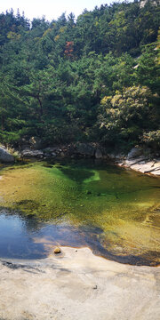 溪流河流