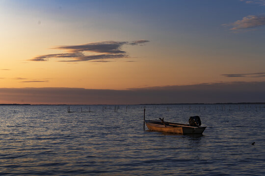 落日渔船
