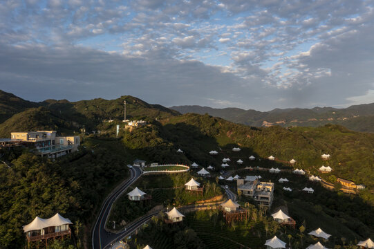 信阳何家寨露营基地