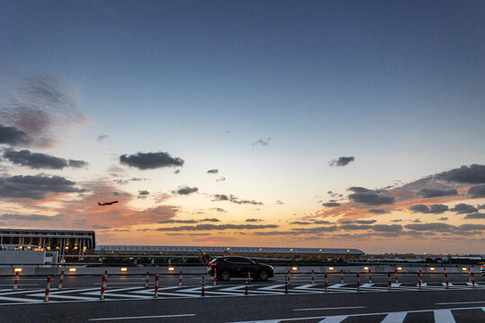 机场日落夕阳