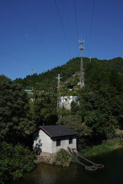 晴朗青山绿水