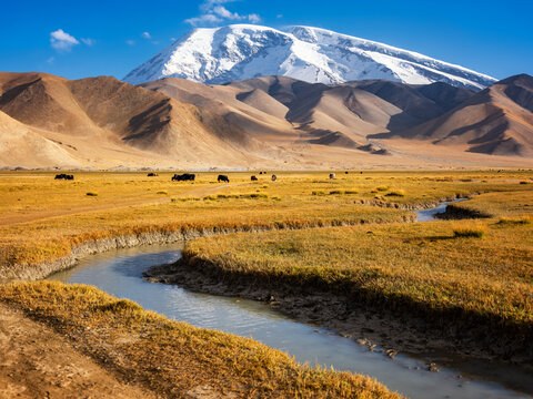 新疆帕米尔高原慕士塔格峰冰川