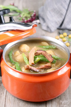 鲜肉炖豆角