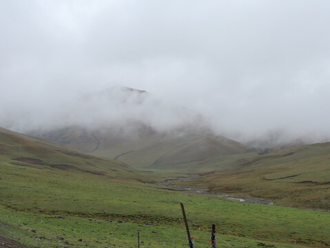 新疆的高山草原风光
