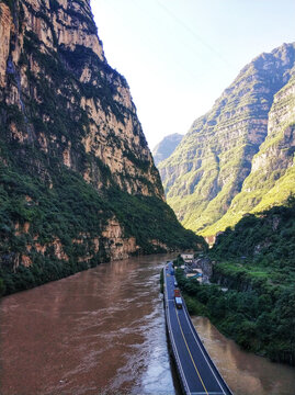 峡谷公路