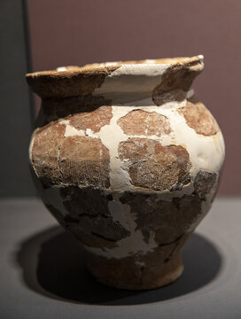 新石器时代红陶罐