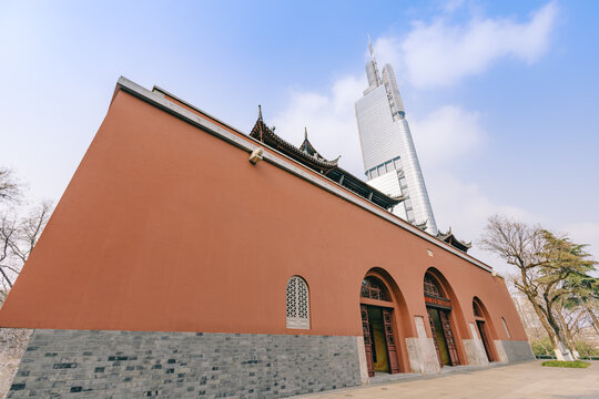 江苏南京鼓楼公园与紫峰大厦