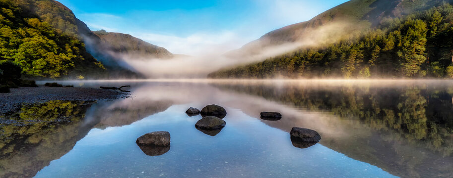 湖畔美景与湖光山色