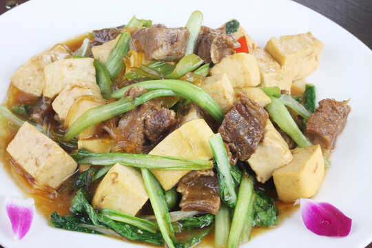 小白菜豆腐炖牛肉