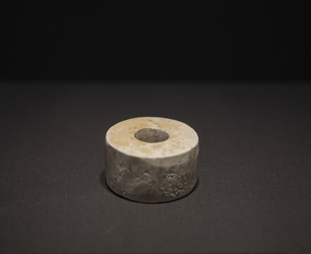 良渚文化玉柱形器