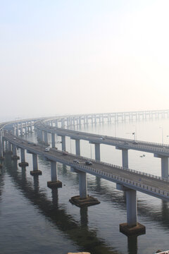 雾中星海湾大桥