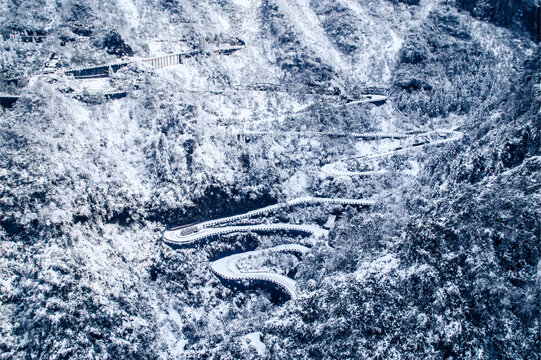 张家界天门山雪景