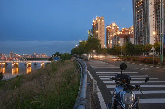 泉州浮桥街道夜景