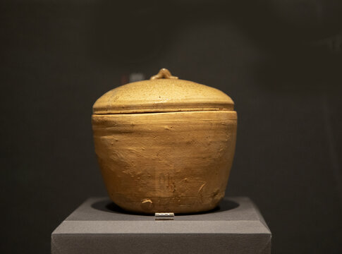 战国原始瓷盖罐