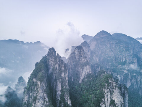 广西来宾金秀大瑶山悬崖峭壁