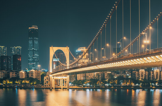 柳州红光桥和地王大厦夜景