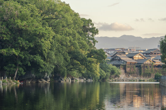 汀洲城下