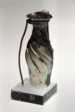 罗马帝国时期玻璃纽纹水瓶