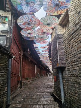 丽江雨伞街