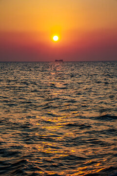 日出日落海上海岛大海渔民渔业