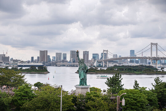 东京台场彩虹桥与自由女神像