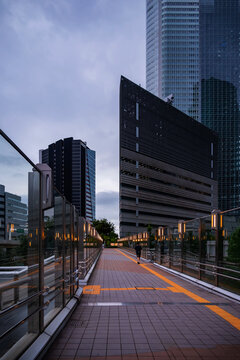 东京过街天桥
