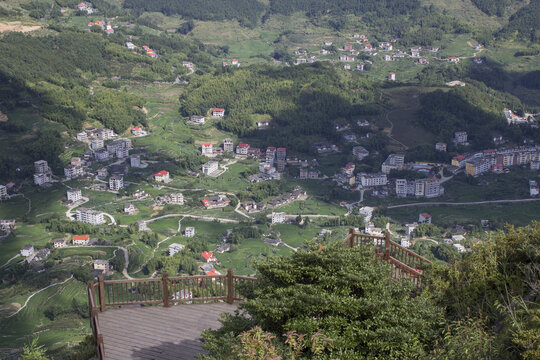 永春呈祥雪山岩