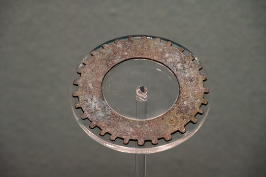 龙山文化晚期铜齿轮形器