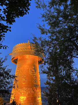 香格里拉独克宗大佛寺转经筒