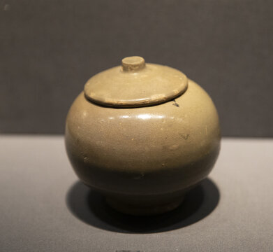 唐代越窑青瓷盖罐