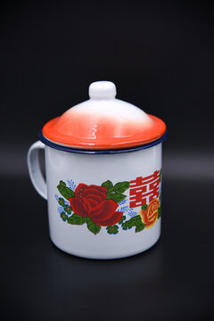 红色双喜字搪瓷茶缸子