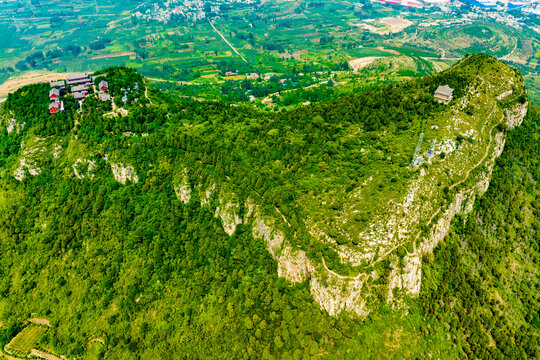 航拍山东枣庄夹谷山山势全景