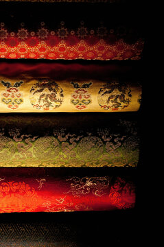 彩色的美丽的丝绸工艺品