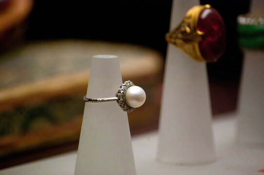 故宫宫殿里展示的名贵戒指